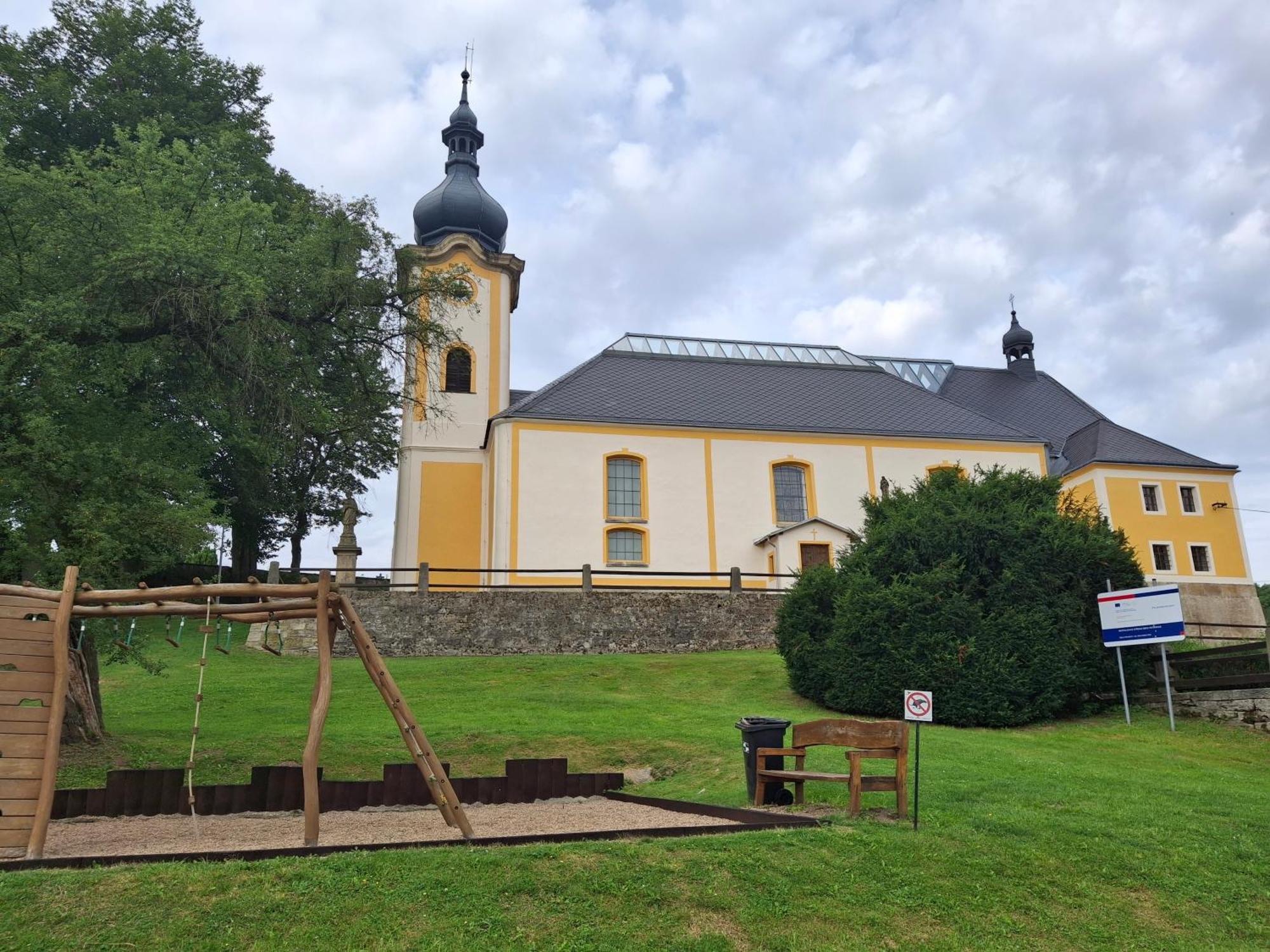 Ubytovani U Kostela Usti nad Labem Bagian luar foto