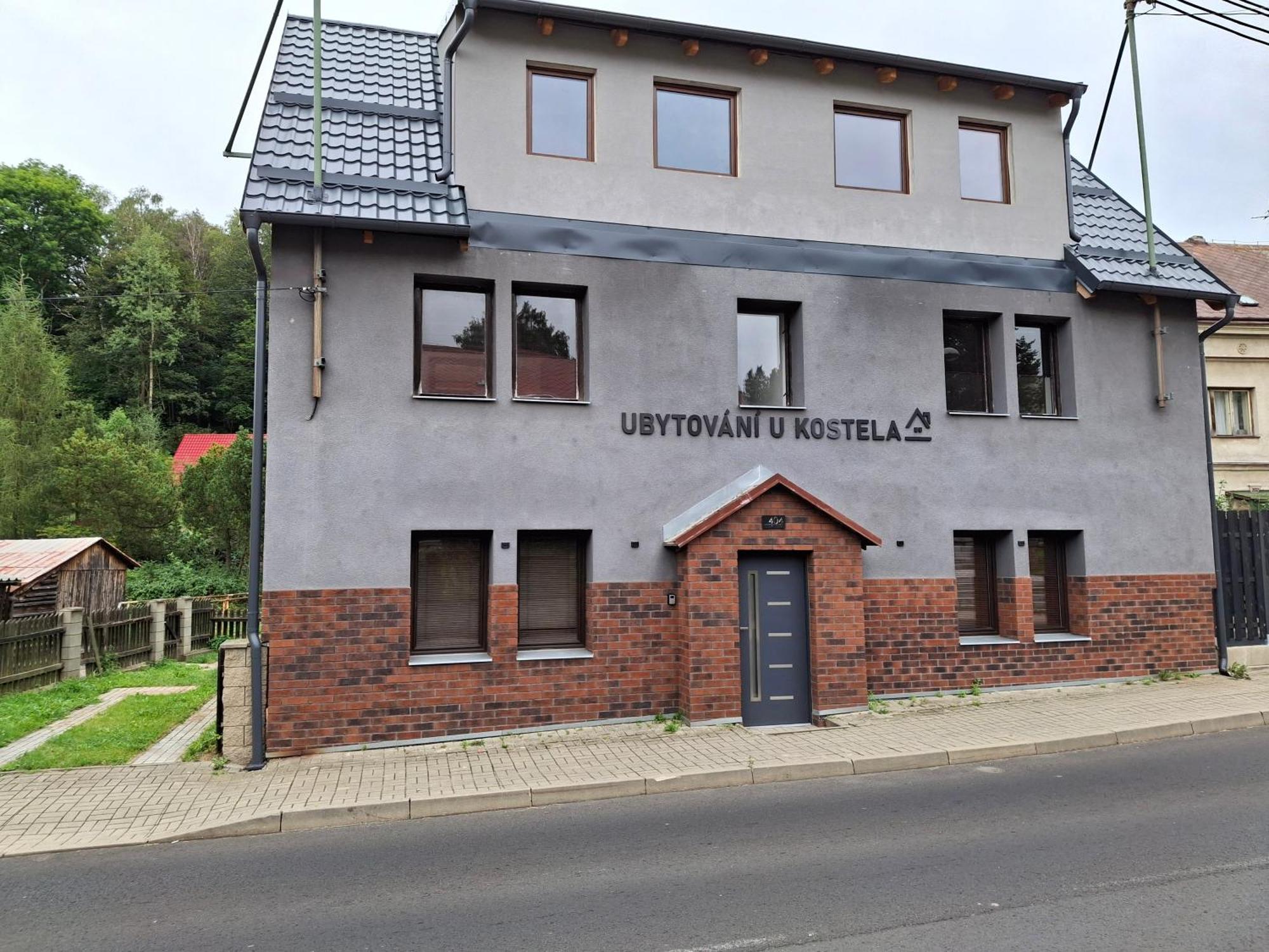 Ubytovani U Kostela Usti nad Labem Bagian luar foto